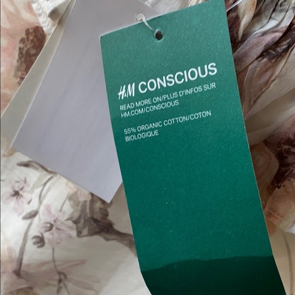 H&M White Floral Long Sleeve Shift Dress with Ruffles - Picture 3 of 5